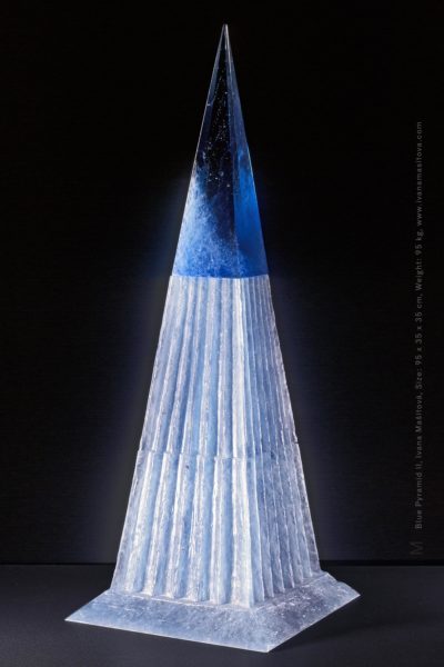 Modra-pyramida-II_Blue-Pyramid-II,95x35x35cm,95kg